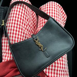 Saint Laurent MINI LE 5 À 7 IN SMOOTH LEATHER NOIR